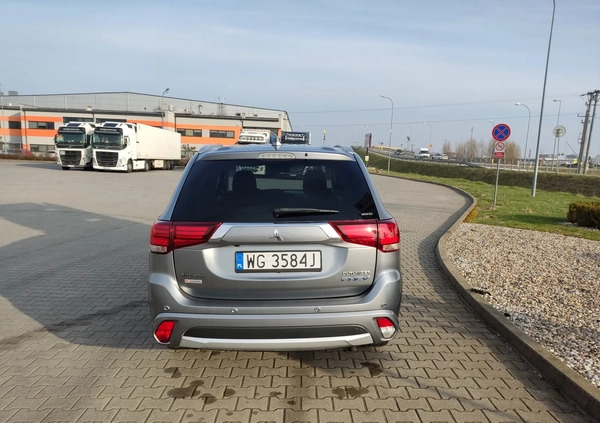 Mitsubishi Outlander cena 71600 przebieg: 146000, rok produkcji 2016 z Garwolin małe 79